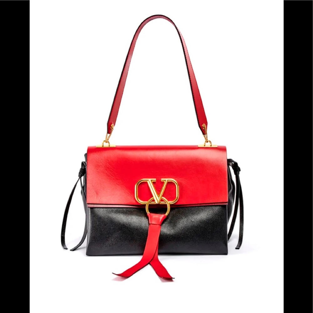 ❤️❤️ Valentino Garavani
VRING medium shoulder bag red/black ❤️❤️like new
